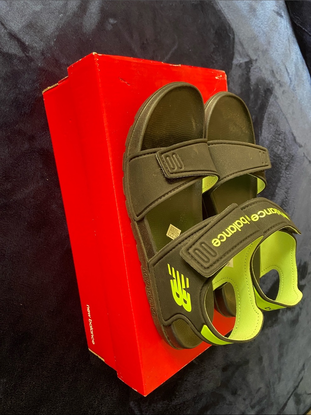 New Balance Kids (Big Girl) Black and Lime Green Adjustable Sport Sandals